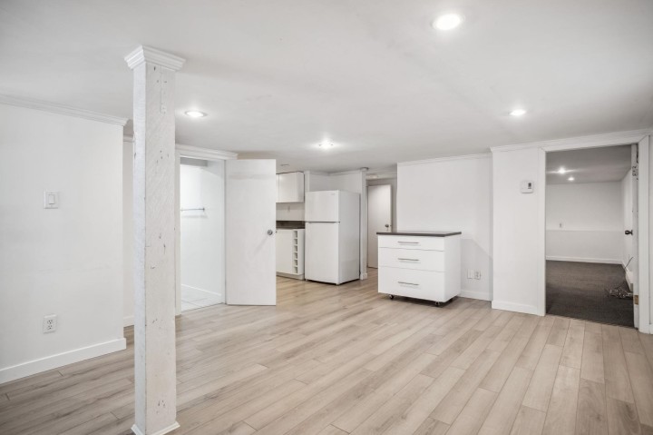 Photo 18 at 3617 Adanac Street, Renfrew VE, Vancouver East