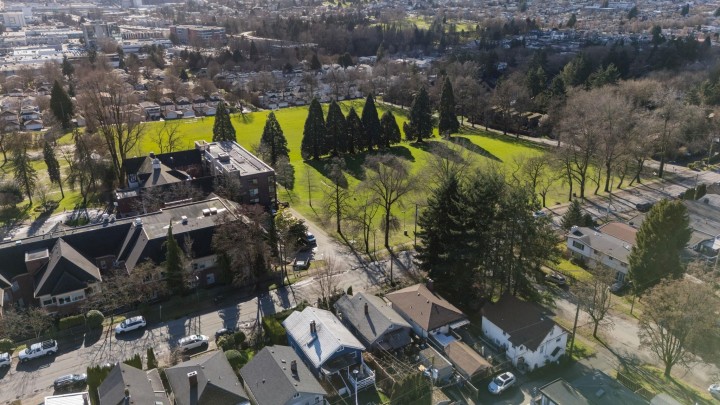 Photo 31 at 3617 Adanac Street, Renfrew VE, Vancouver East