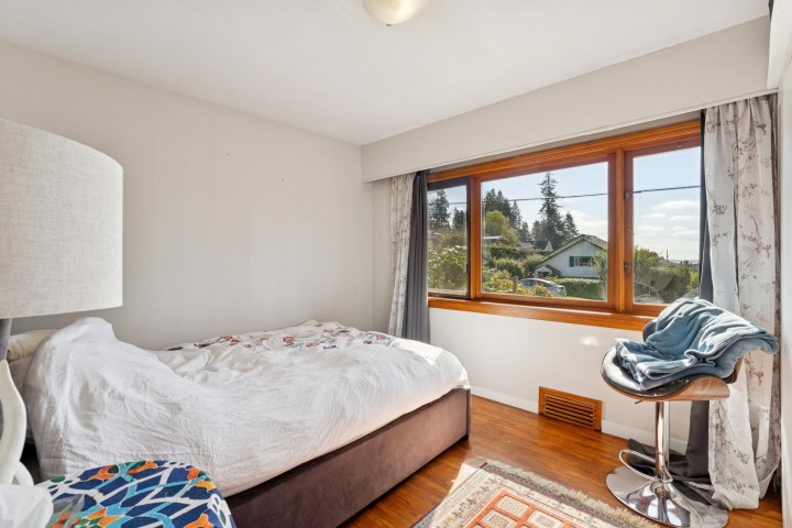 Photo 12 at 430 W Kings Road, Upper Lonsdale, North Vancouver