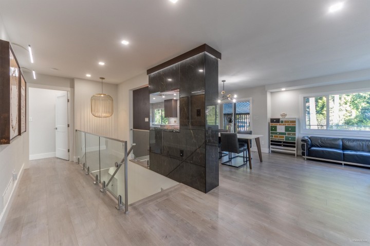 Photo 8 at 4491 Primrose Lane, Canyon Heights NV, North Vancouver