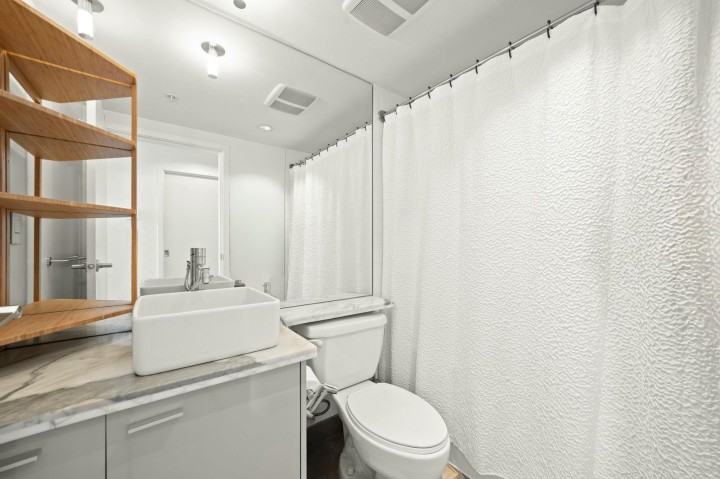 Photo 16 at 3302 - 33 Smithe Street, Yaletown, Vancouver West