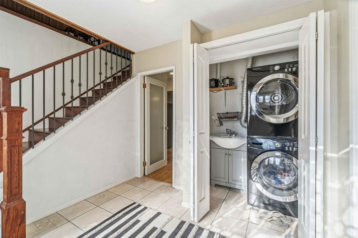 Photo 2 at 552 W 29th Street, Upper Lonsdale, North Vancouver