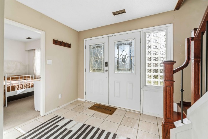 Photo 3 at 552 W 29th Street, Upper Lonsdale, North Vancouver