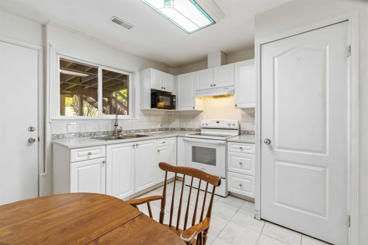 Photo 20 at 552 W 29th Street, Upper Lonsdale, North Vancouver