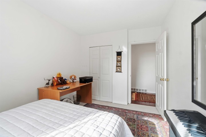 Photo 4 at 552 W 29th Street, Upper Lonsdale, North Vancouver