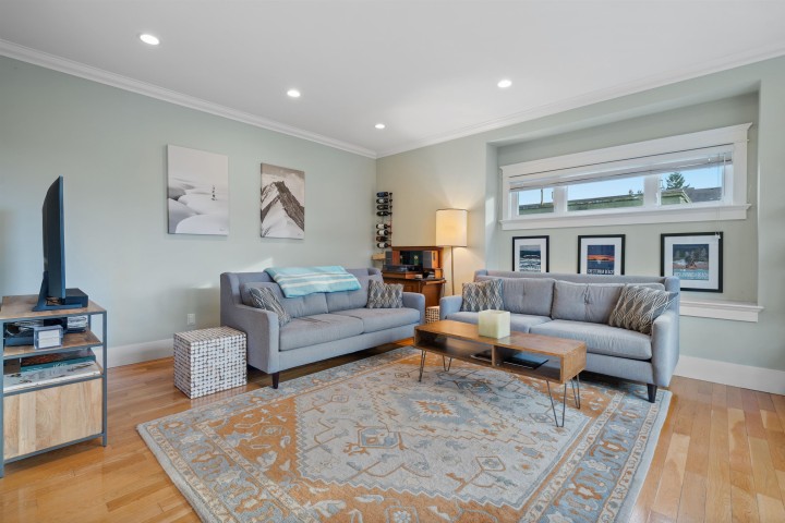 Photo 7 at 335 E 8th Street, Central Lonsdale, North Vancouver