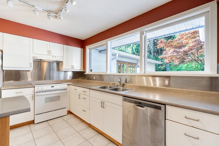 Photo 17 at 3084 Paisley Road, Capilano NV, North Vancouver