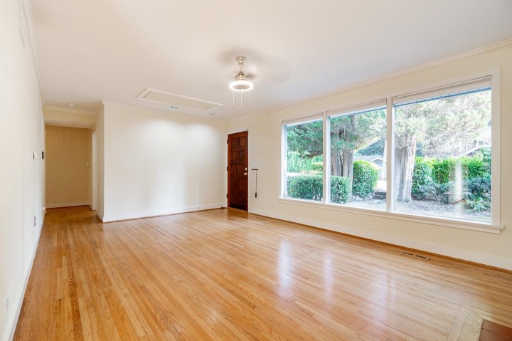 Photo 9 at 3084 Paisley Road, Capilano NV, North Vancouver