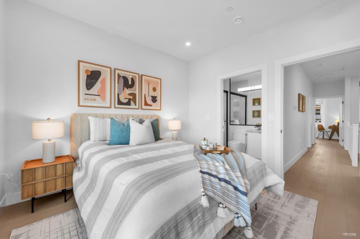 Photo 9 at 3417 Seaforth Drive, Renfrew Heights, Vancouver East