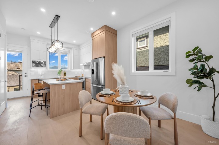 Photo 4 at 3417 Seaforth Drive, Renfrew Heights, Vancouver East