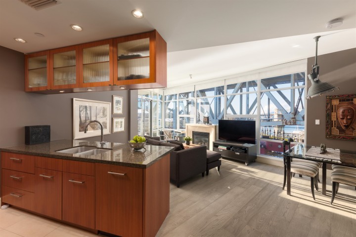 Photo 11 at 805 - 628 Kinghorne Mews, Yaletown, Vancouver West