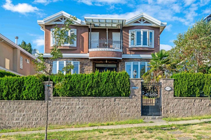 Photo 1 at 2177 Bonaccord Drive, Fraserview VE, Vancouver East