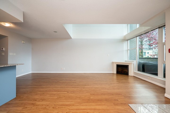 Photo 7 at TH6 - 168 E Esplanade Avenue, Lower Lonsdale, North Vancouver