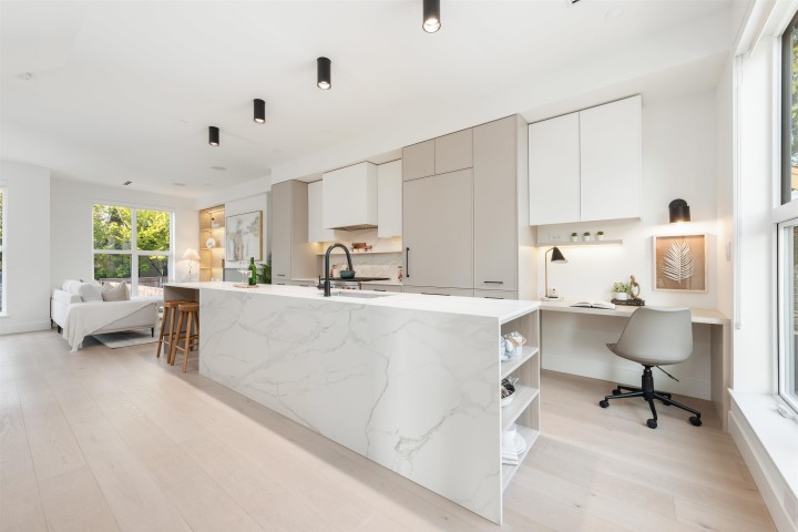 Photo 2 at 1493 W 52nd Avenue, South Granville, Vancouver West