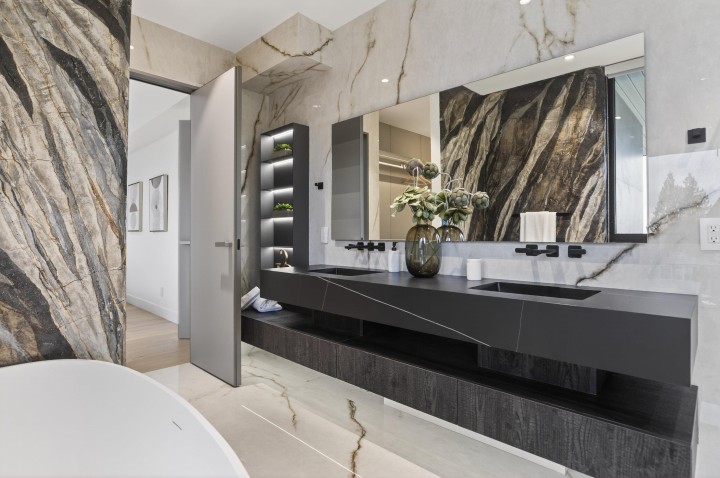 Photo 22 at 922 Wentworth Avenue, Forest Hills NV, North Vancouver