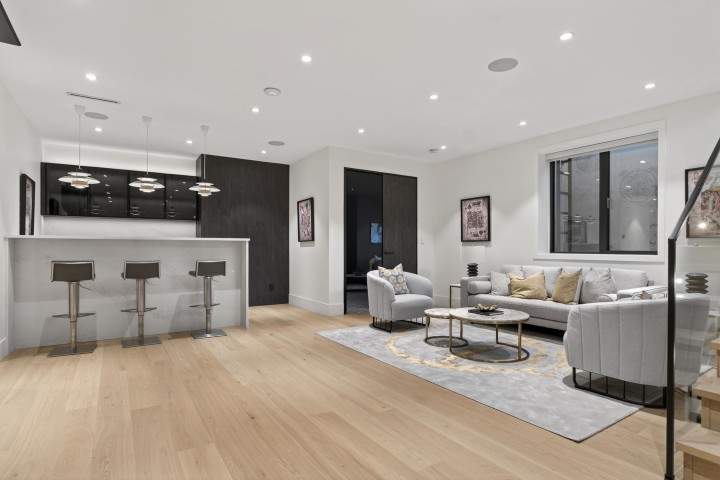 Photo 32 at 922 Wentworth Avenue, Forest Hills NV, North Vancouver