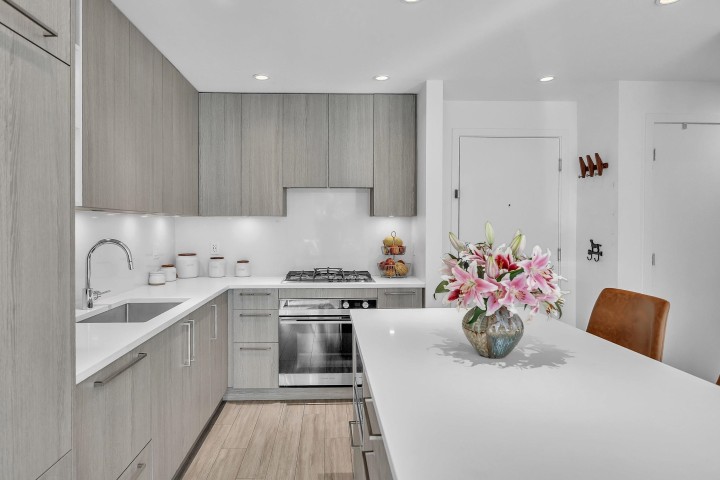 Photo 2 at 205 - 733 E 3rd Street, Queensbury, North Vancouver