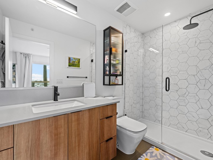 Photo 20 at 27 - 533 E 3rd Street, Lower Lonsdale, North Vancouver