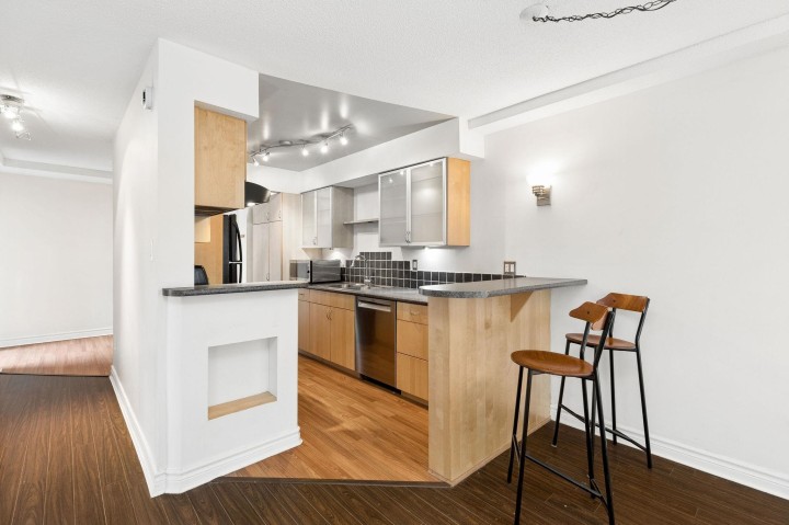 Photo 6 at 203 - 330 E 1st Street, Lower Lonsdale, North Vancouver