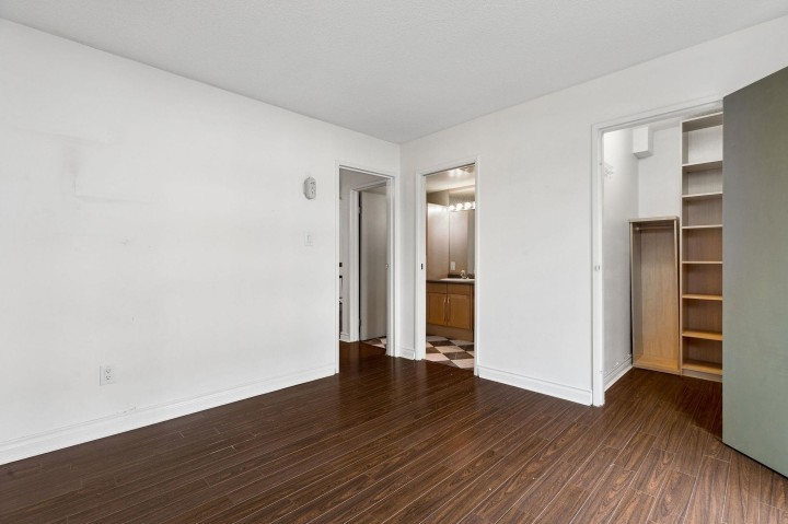 Photo 21 at 203 - 330 E 1st Street, Lower Lonsdale, North Vancouver