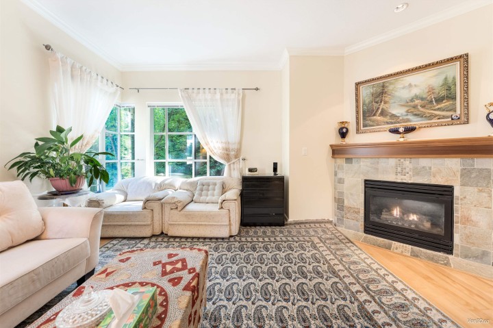 Photo 6 at 15 - 3150 Sunnyhurst Road, Lynn Valley, North Vancouver