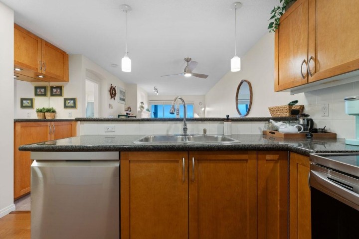 Photo 7 at 308 - 333 E 1st Street, Lower Lonsdale, North Vancouver