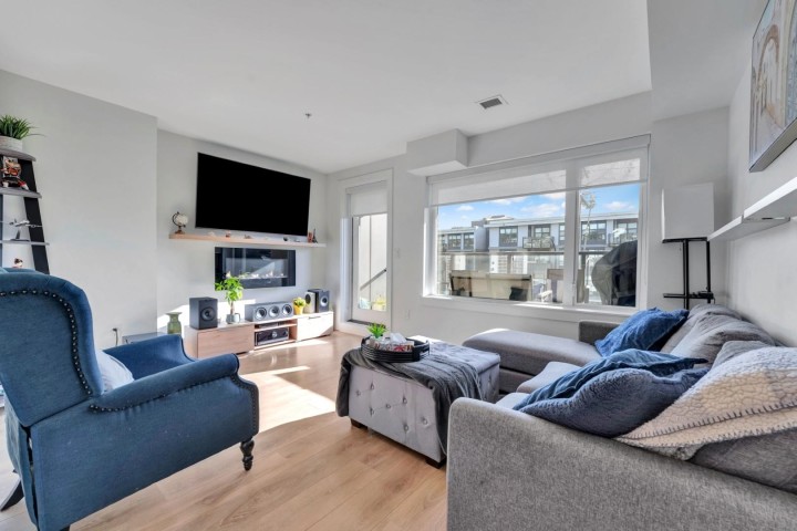 Photo 13 at 3 - 752 E 3rd Street, Queensbury, North Vancouver