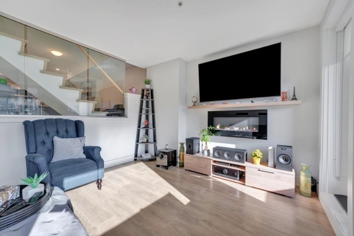 Photo 12 at 3 - 752 E 3rd Street, Queensbury, North Vancouver