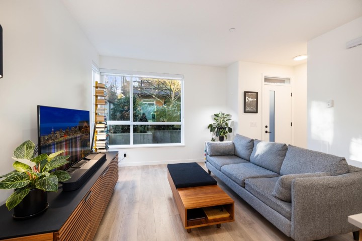 Photo 4 at 13 - 533 E 3rd Street, Lower Lonsdale, North Vancouver