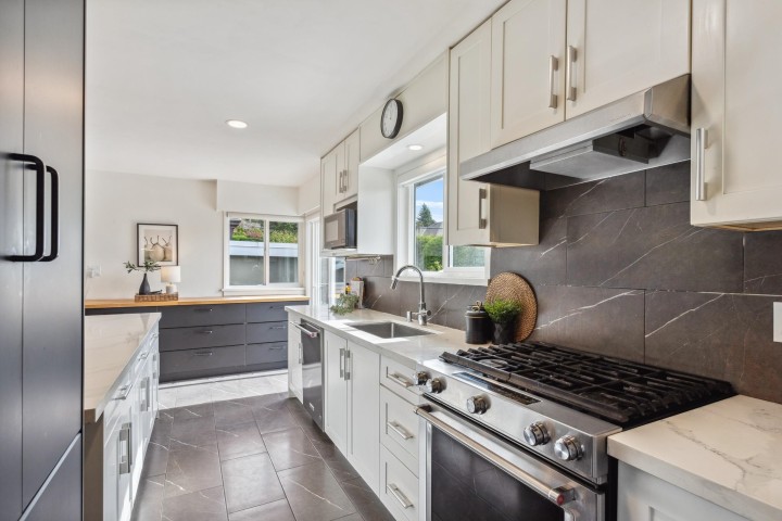 Photo 12 at 935 Beaconsfield Road, Forest Hills NV, North Vancouver