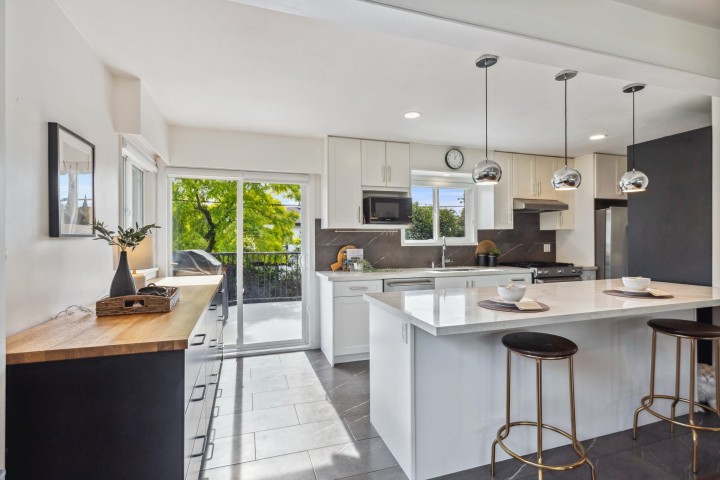 Photo 8 at 935 Beaconsfield Road, Forest Hills NV, North Vancouver