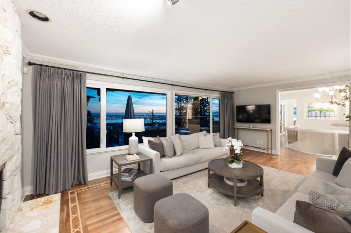 Photo 8 at 310 Beaver Road, Upper Delbrook, North Vancouver