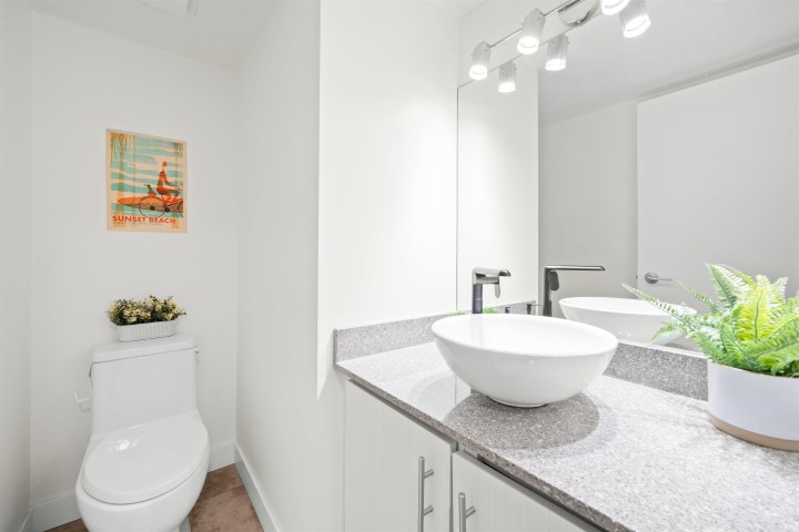 Photo 16 at 3192 Mountain Highway, Lynn Valley, North Vancouver