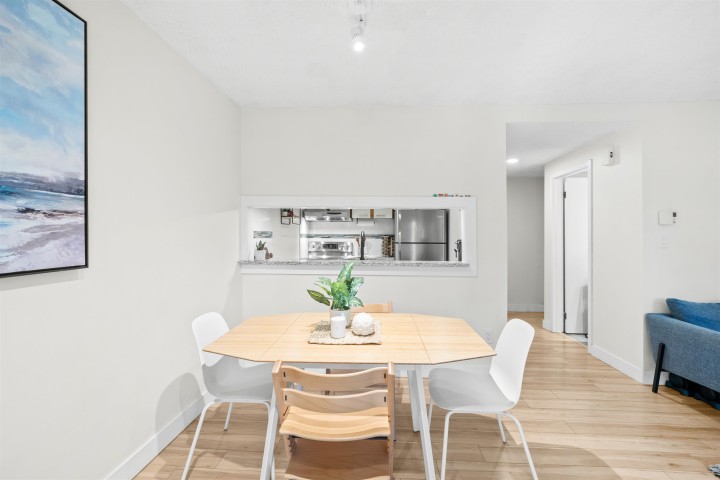 Photo 12 at 3192 Mountain Highway, Lynn Valley, North Vancouver