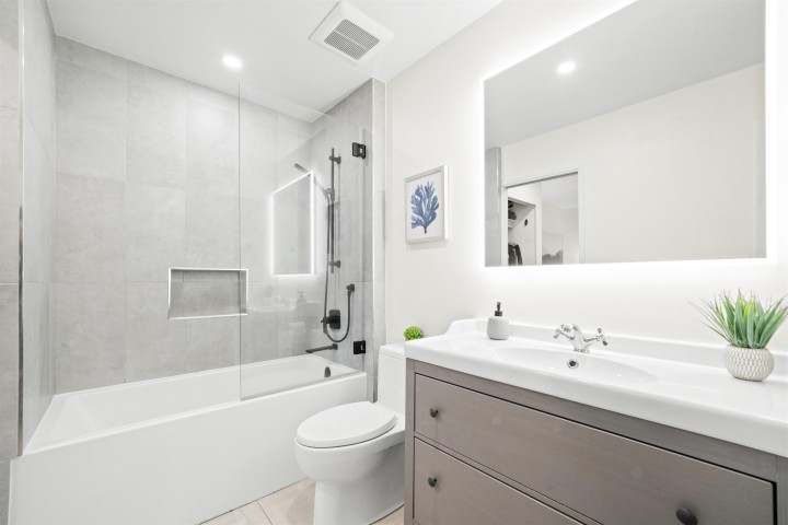 Photo 22 at 3192 Mountain Highway, Lynn Valley, North Vancouver