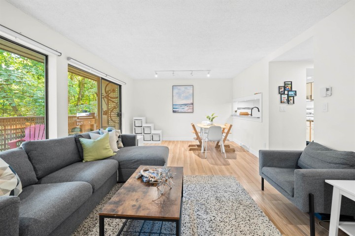 Photo 3 at 3192 Mountain Highway, Lynn Valley, North Vancouver