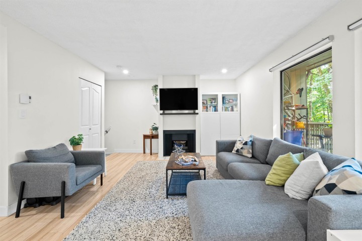 Photo 9 at 3192 Mountain Highway, Lynn Valley, North Vancouver