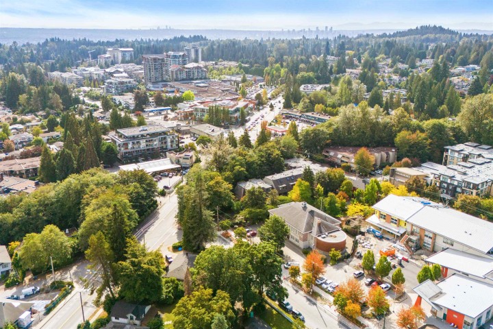 Photo 35 at 3192 Mountain Highway, Lynn Valley, North Vancouver