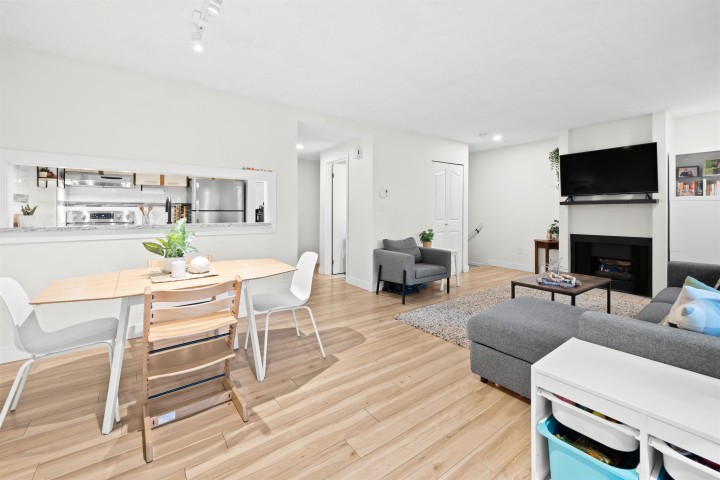 Photo 8 at 3192 Mountain Highway, Lynn Valley, North Vancouver