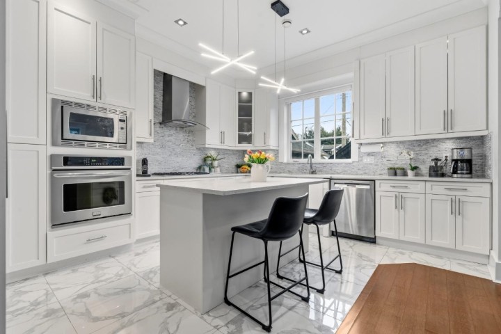 Photo 8 at 5058 Dunbar Street, Dunbar, Vancouver West