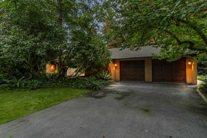 Photo 3 at 4262 Yuculta Crescent, University VW, Vancouver West