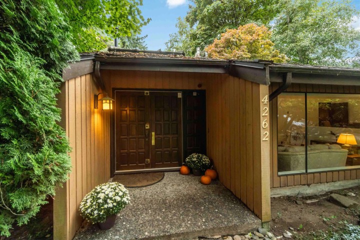 Photo 1 at 4262 Yuculta Crescent, University VW, Vancouver West