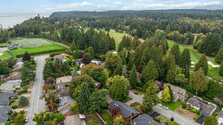 Photo 37 at 4262 Yuculta Crescent, University VW, Vancouver West