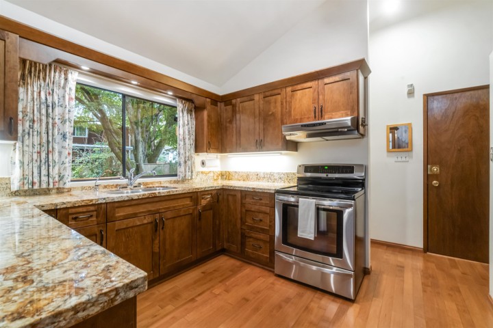 Photo 11 at 4262 Yuculta Crescent, University VW, Vancouver West