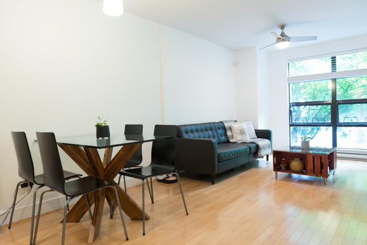 Photo 2 at 206 - 2137 W 10th Avenue, Kitsilano, Vancouver West