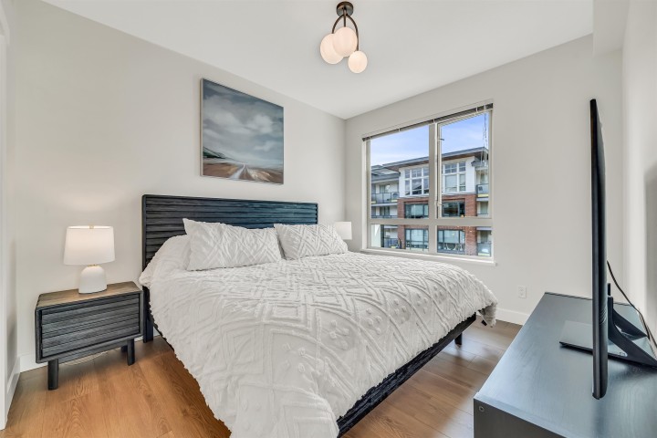 Photo 14 at 404 - 2632 Library Lane, Lynn Valley, North Vancouver