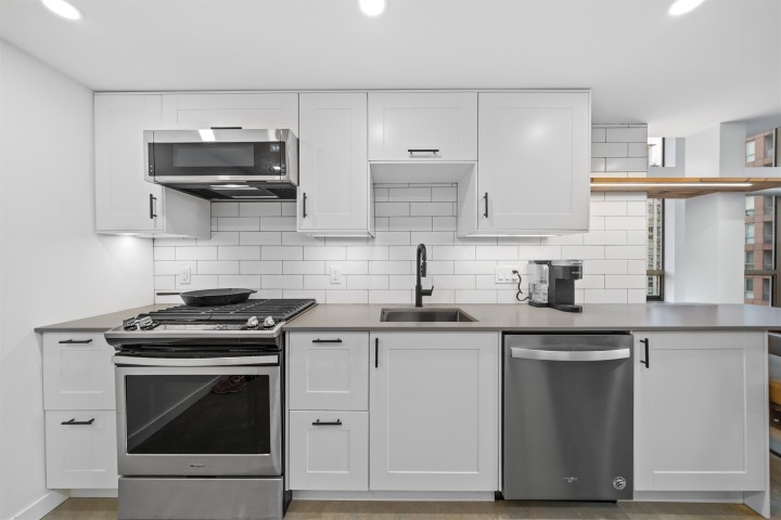 Photo 11 at 1012 - 933 Seymour Street, Downtown VW, Vancouver West