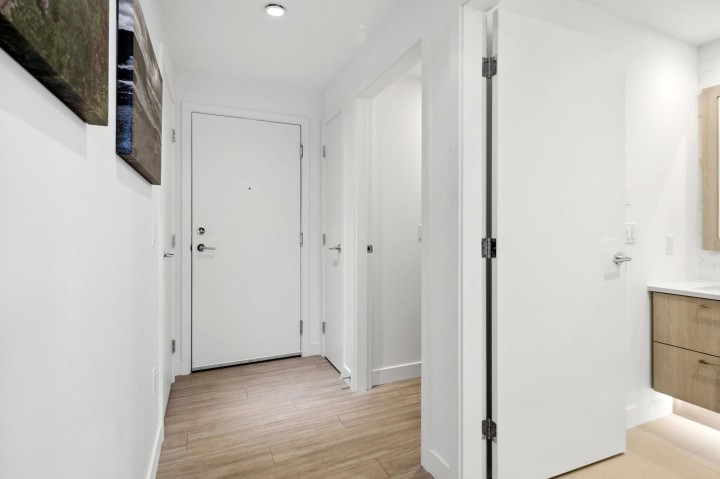 Photo 13 at 201 - 707 E 3rd Street, Queensbury, North Vancouver