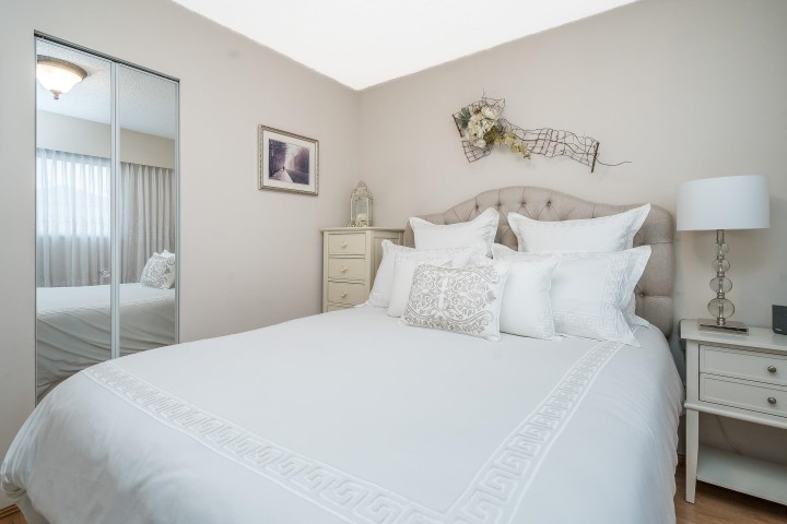Photo 16 at 5262 Clarendon Street, Collingwood VE, Vancouver East