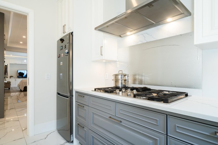 Photo 32 at 1048 Handsworth Road, Canyon Heights NV, North Vancouver